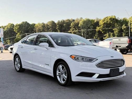 Oxford White 2018 Ford Fusion Hybrid SE