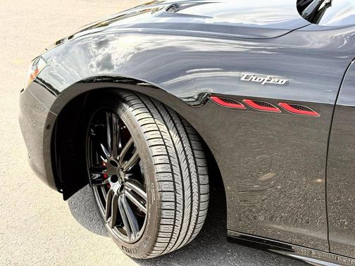 2021 Maserati Ghibli Trofeo