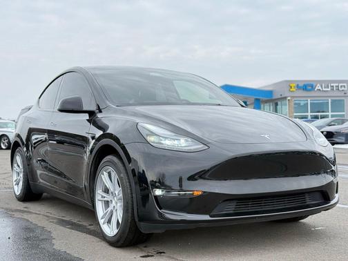 2024 Tesla Model Y Long Range Dual Motor All-Wheel Drive