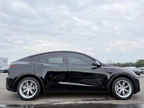 2024 Tesla Model Y Long Range Dual Motor All-Wheel Drive