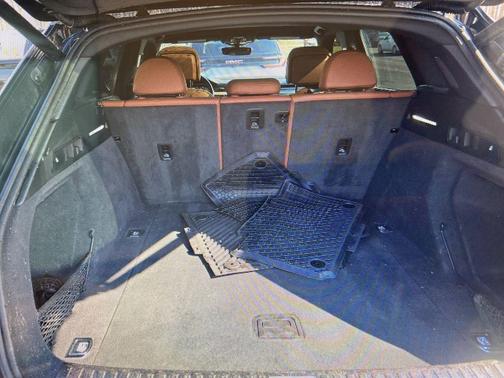 2019 Audi e-tron Premium Plus