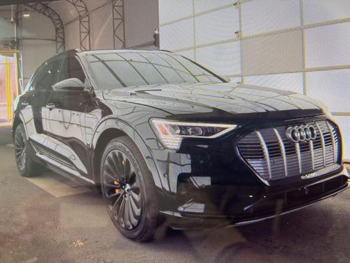 2019 Audi e-tron Premium Plus