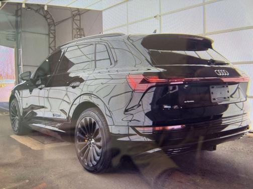 2019 Audi e-tron Premium Plus