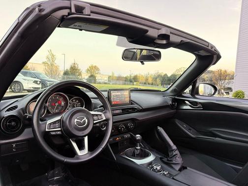 Machine Gray 2018 Mazda MX-5 Miata Club