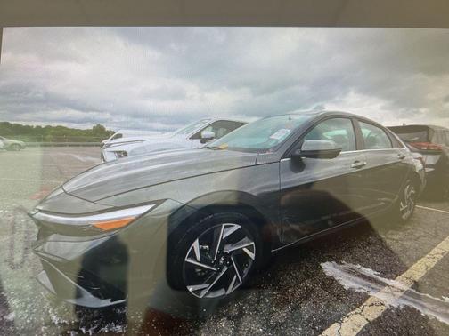 Amazon Gray 2024 Hyundai ELANTRA Limited