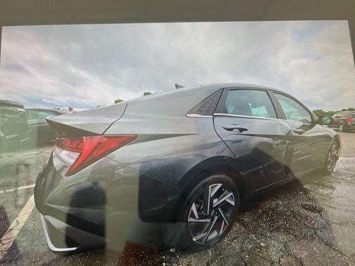 Amazon Gray 2024 Hyundai ELANTRA Limited