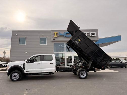 Oxford White 2023 Ford F-450 XL