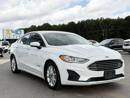 Oxford White 2019 Ford Fusion Hybrid SE