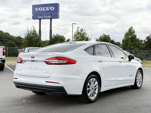 Oxford White 2019 Ford Fusion Hybrid SE