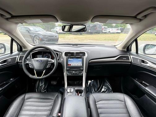 Oxford White 2018 Ford Fusion Hybrid SE