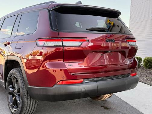 Velvet Red Pearlcoat 2023 Jeep Grand Cherokee L Altitude