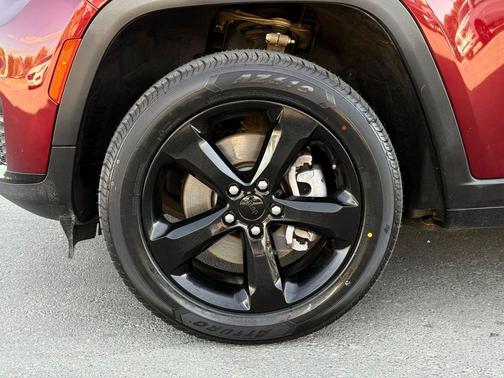 Velvet Red Pearlcoat 2023 Jeep Grand Cherokee L Altitude