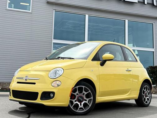 Giallo (Yellow) 2013 FIAT 500 Sport