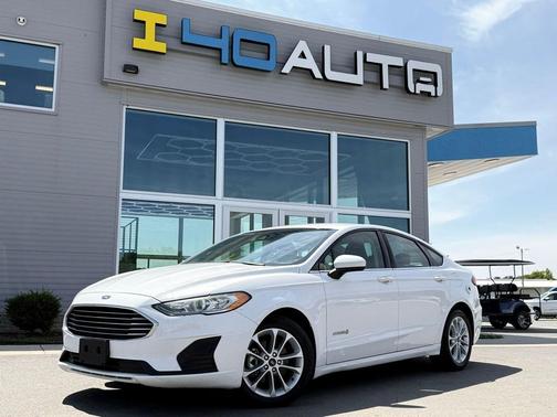 Oxford White 2019 Ford Fusion Hybrid SE