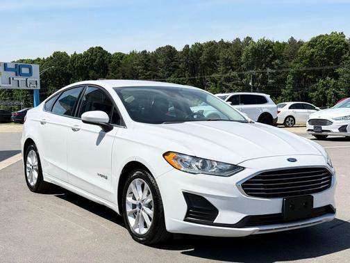 Oxford White 2019 Ford Fusion Hybrid SE