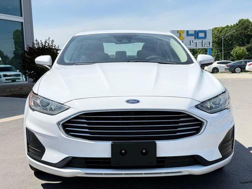 Oxford White 2019 Ford Fusion Hybrid SE