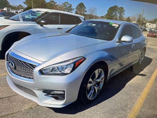 2015 INFINITI Q70 3.7