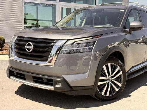 Gun Metallic 2022 Nissan Pathfinder Platinum 4WD