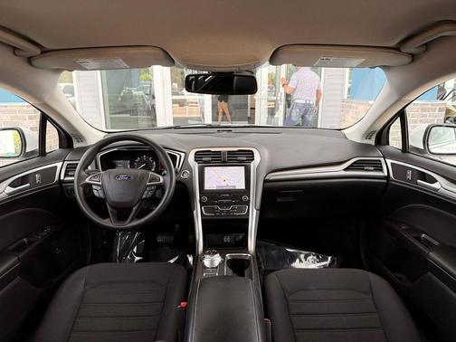 Oxford White 2020 Ford Fusion Hybrid SE