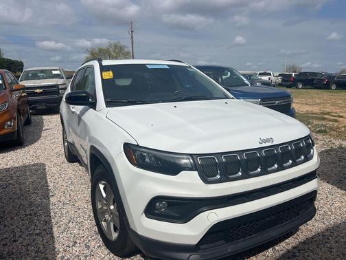 Bright White Clearcoat 2022 Jeep Compass Latitude