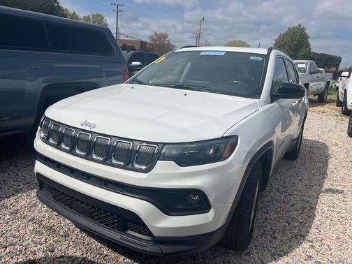 Bright White Clearcoat 2022 Jeep Compass Latitude
