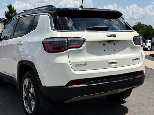 White Clearcoat 2017 Jeep New Compass Limited