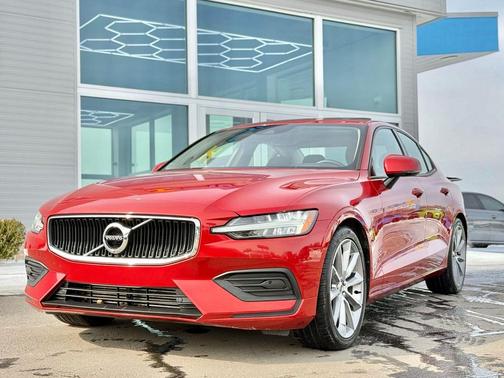 2019 Volvo S60 T5 Momentum