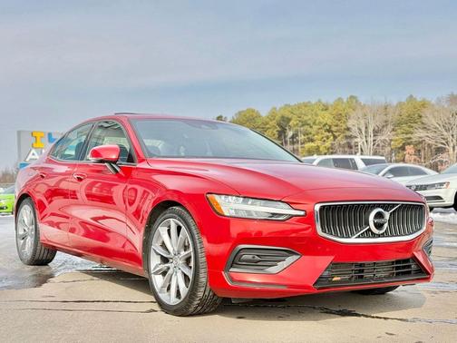 2019 Volvo S60 T5 Momentum