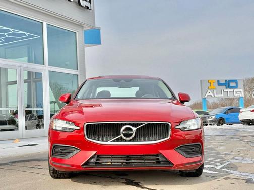 2019 Volvo S60 T5 Momentum