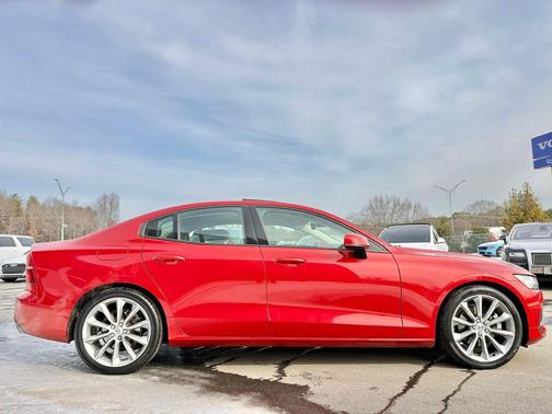 2019 Volvo S60 T5 Momentum