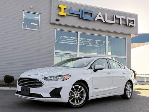Oxford White 2019 Ford Fusion Hybrid SE