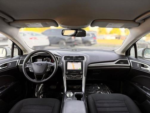 Oxford White 2019 Ford Fusion Hybrid SE