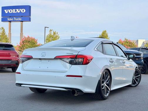 Platinum White Pearl 2022 Honda Civic Touring