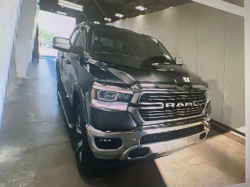Granite Crystal Metallic Clearcoat 2019 RAM 1500 Laramie