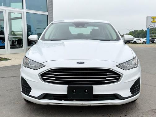 Oxford White 2019 Ford Fusion Hybrid SE