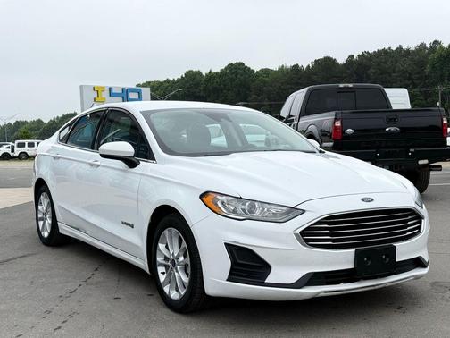 Oxford White 2019 Ford Fusion Hybrid SE