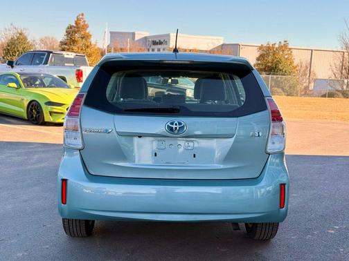 2015 Toyota Prius v Two