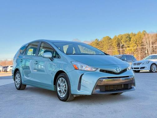 2015 Toyota Prius v Two