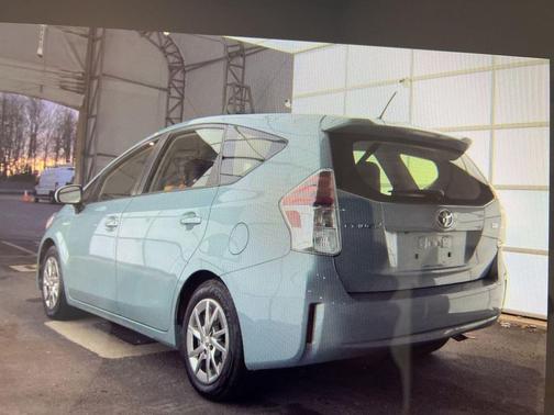 2015 Toyota Prius v Two