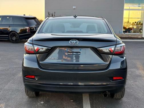 2019 Toyota Yaris Sedan XLE