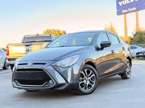 2019 Toyota Yaris Sedan XLE