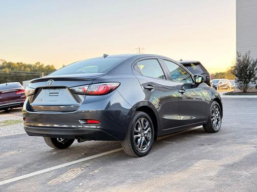2019 Toyota Yaris Sedan XLE