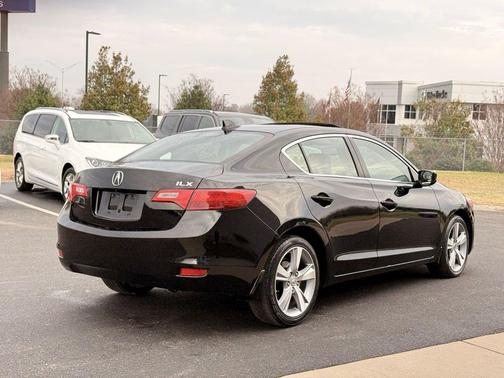 2013 Acura ILX 2.0L w/Premium Package
