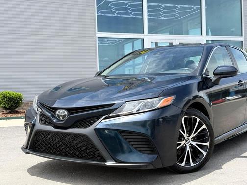 Dark Blue 2019 Toyota Camry SE