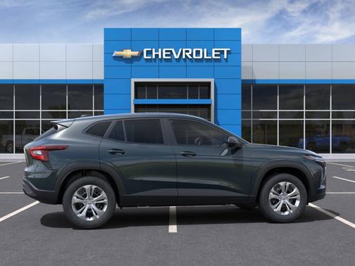 2025 Chevrolet Trax LS