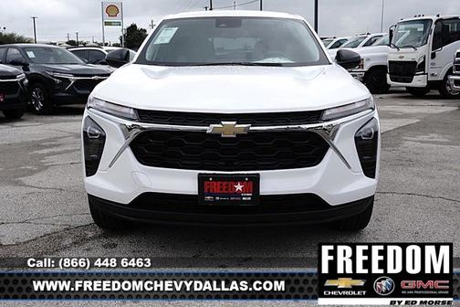 Summit White 2026 Chevrolet Trax LS
