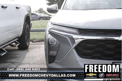 Sterling Gray Metallic 2025 Chevrolet Trax LT