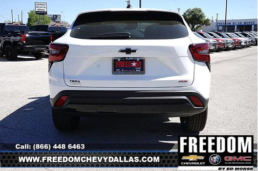 Summit White 2026 Chevrolet Trax 1RS