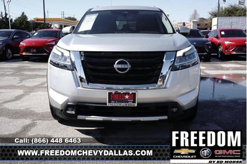 2022 Nissan Pathfinder SL