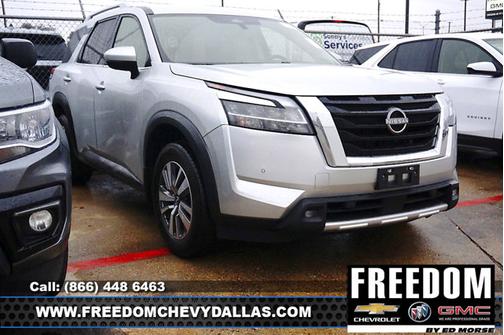 2022 Nissan Pathfinder SL